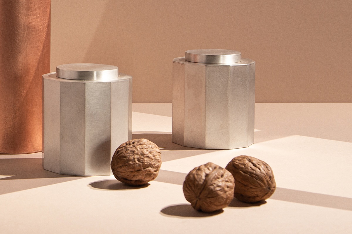 studio kyss tea canister in silver metal